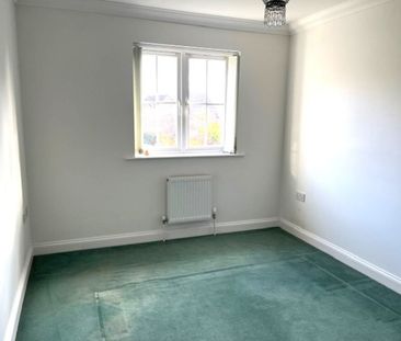 4 bedroom Link Detached - Campion Road, Hatfield - Photo 4