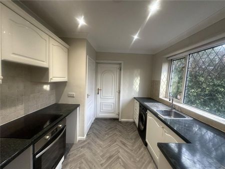 3 bedroom semi-detached house to rent - Photo 5