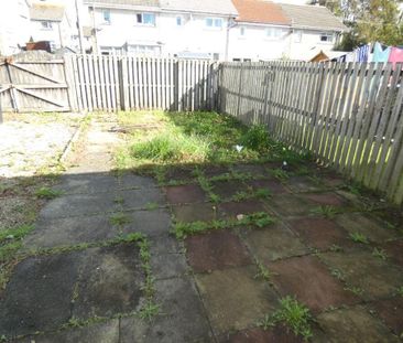 3 bedroom end of terrace house to rent - Photo 4