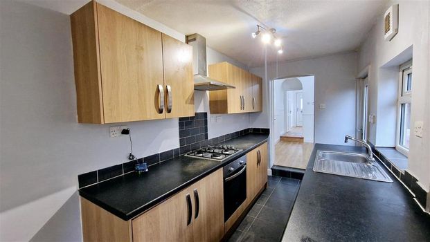 2 bedroom terraced house to rent - Photo 1