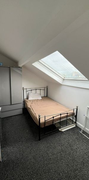Room in a Shared House, Bellbrooke Place, LS9 - Photo 1