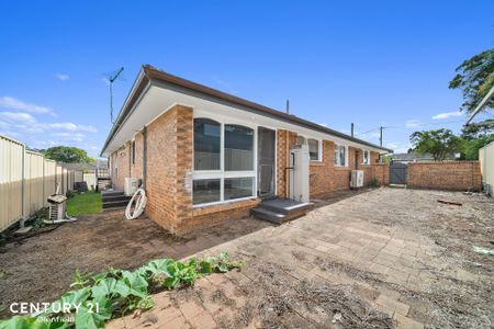 Stunning 6 Bedroom Home - Photo 2
