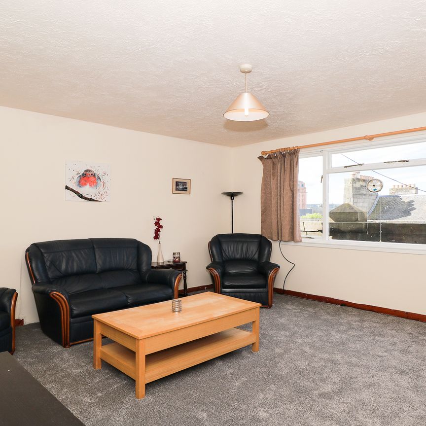 Victoria Road, Dundee - Photo 1