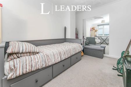 3 bedroom end of terrace to rent Ipswich Road, Colchester, CO4 - Photo 3