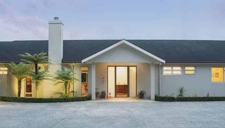 Fabulous 5 bedroom family home - Photo 4