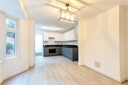 Burgoyne Road, N4, London - Photo 5