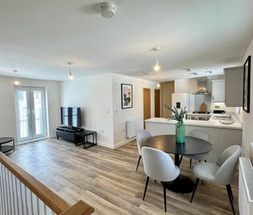 2 bedroom coach house to rent - Photo 1