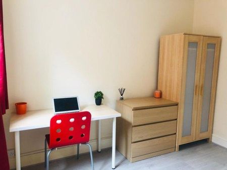 5 bedroom house share to rent - Photo 2