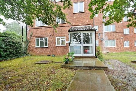 Neptune Road, West Harrow, HA1 - Photo 3