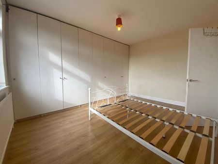 3 bed duplex to rent in Buckingham Road, Edgware, HA8 - Photo 3