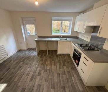 2 bedroom semi-detached house to rent - Photo 5