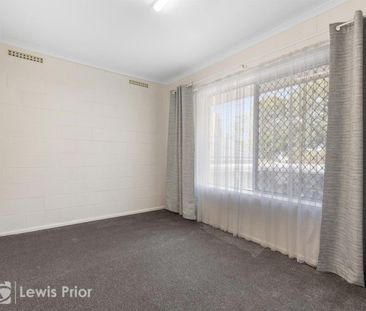 Affordable & Convenient Location - Photo 3