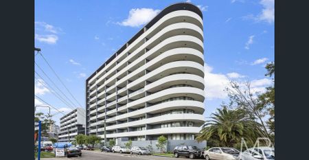 MODERN COMFORT MEETS RIVERFRONT LIVING - Photo 4