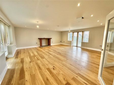 5 bedroom detached house to rent - Photo 2