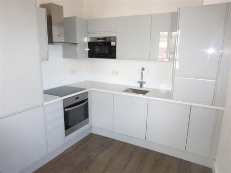 York Road, MAIDENHEAD - Photo 3