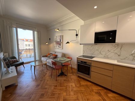 Location Appartement 2 pièces 39m² NICE 06000 - Photo 3