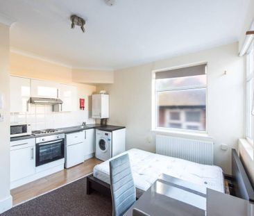 Studio to rent - Photo 3