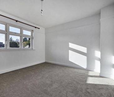 4 bedroom semi-detached house to rent - Photo 4