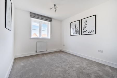 3 bedroom detached house to rent - Photo 3