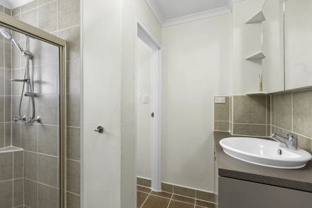 Modern 2-Bedroom Apartment in Prime Queanbeyan Location - Photo 3