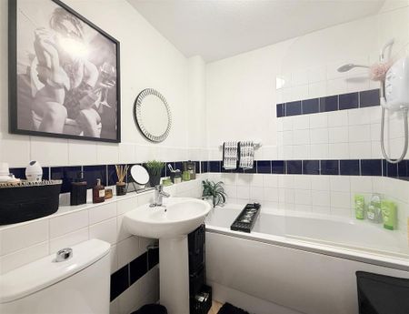 2 bedroom flat to rent - Photo 5