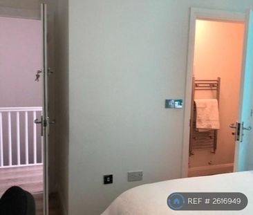 1 bedroom in a house share to rent - Photo 5