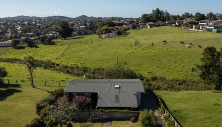 Rare 2 bedroom home with unique farm view. - Photo 4