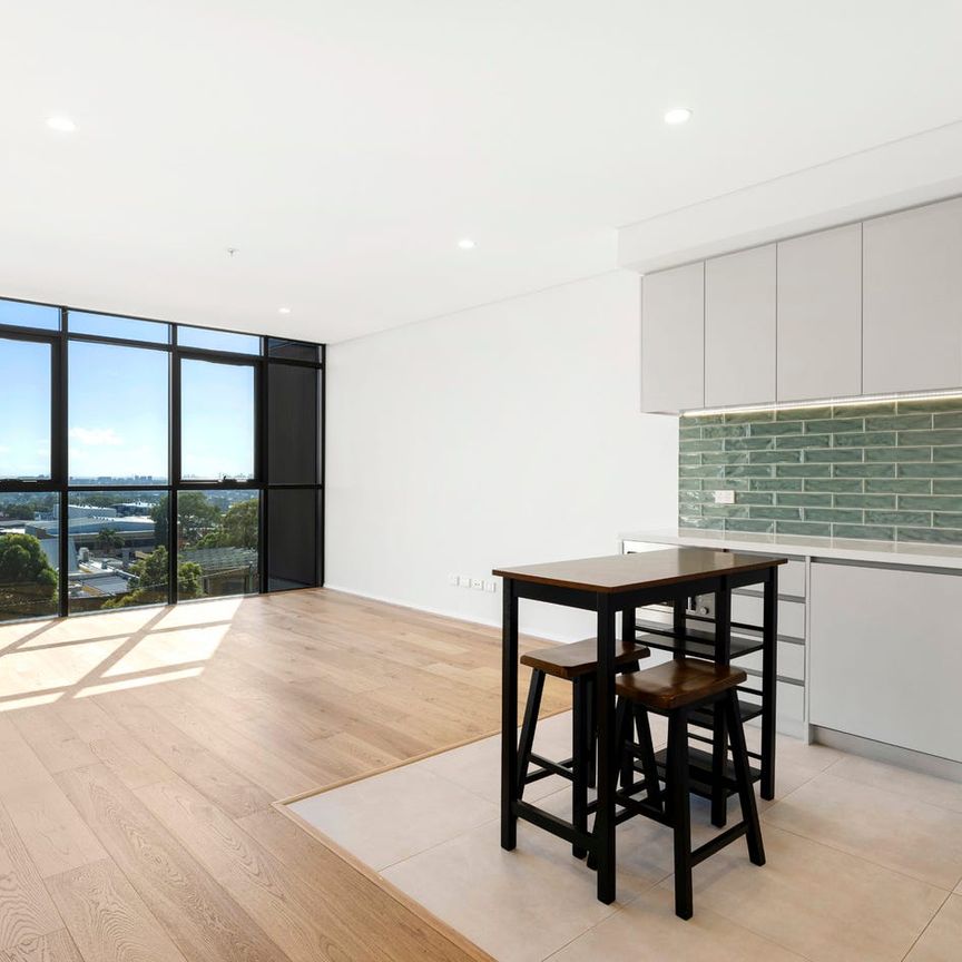 Updated 1 bedroom with stunning views - Photo 1