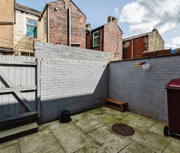 2 bedroom terraced house to rent - Photo 4