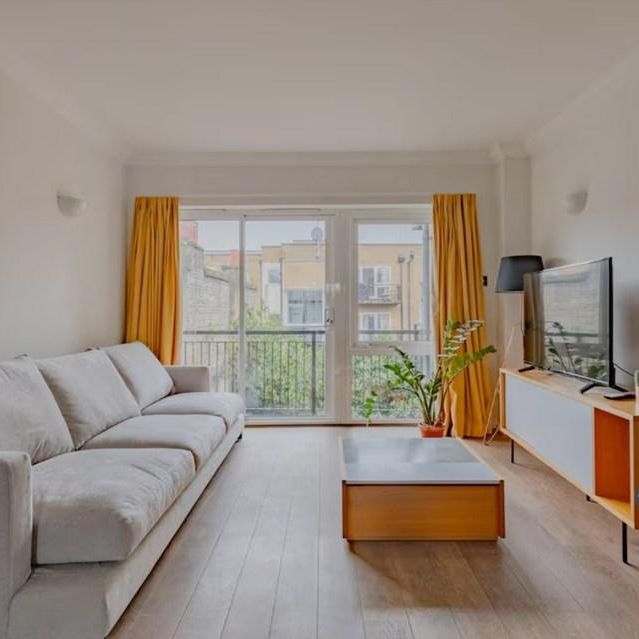 2 bedroom flat to rent - Photo 1