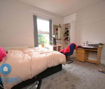 5 bed Mid Terraced House for Rent - Photo 6