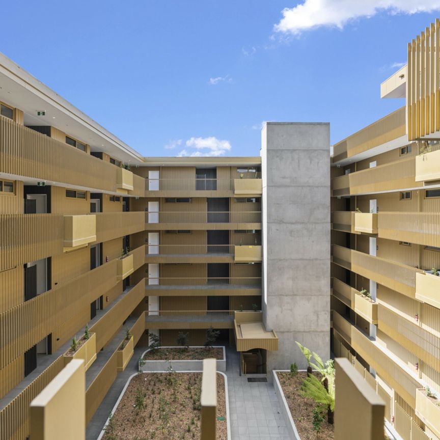 Modern Living In Boulevard! - Photo 1