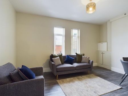 Apt 1, 340 Newtownards Road, Belfast, BT4 1HE - Photo 3