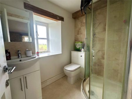 4 bedroom detached house to rent - Photo 2