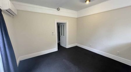 NICELY PRESENTED 4x bedroom, 2x bathroom home in a great location. - Photo 3