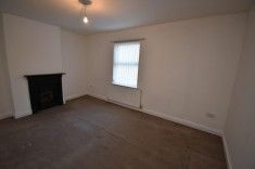 2 bed House - End Terrace for Rent - Photo 3