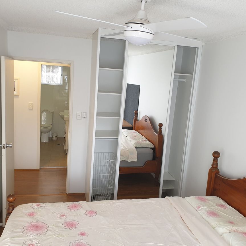 Hornsby - Photo 1