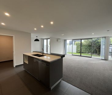 Modern home in the heart of Wigram! - Photo 3