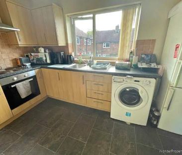 2 bedroom property to rent in Oldham - Photo 3