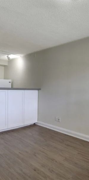 Valleyview Apartments - Photo 1