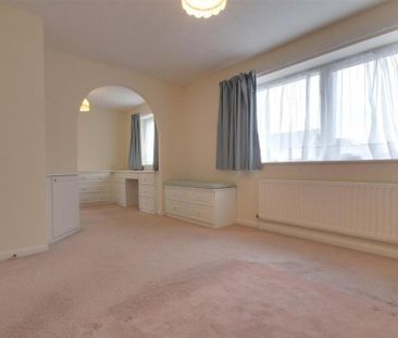 3 bedroom detached house to rent - Photo 6