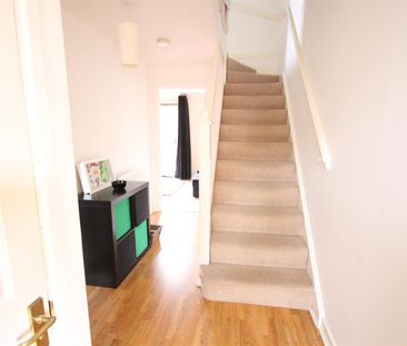 2 bedroom End Terraced to let - Photo 5