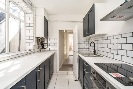 3 bedroom end of terrace house to rent - Photo 5