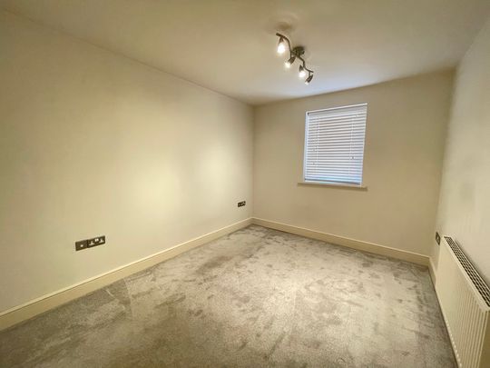 2 bedroom Apartment to let - Photo 1