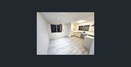 SPACIOUS 4 BED HIGHSET FAMILY HOME PLUS BIG RUMPUS DOWNSTAIRSv - Photo 3