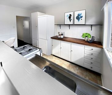 2/15 Jellicoe St, Coorparoo QLD 4151 - Apartment For Rent | Domain - Photo 3