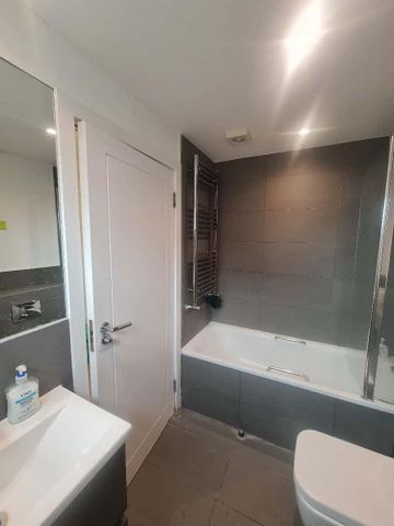1 bedroom in a house share to rent - Photo 5