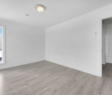 514 Plateau Boulevard - Photo 2