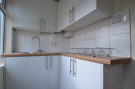 1 bedroom Property to rent - Photo 3