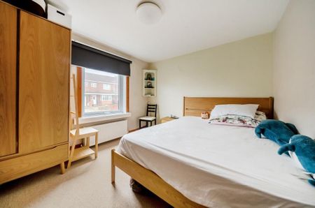 2 bedroom semi-detached house to rent - Photo 4